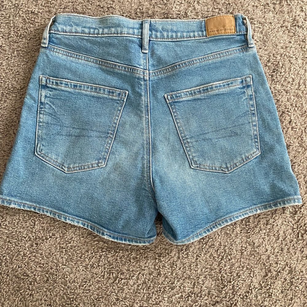 American Eagle Outfitters Blue Jean Shorts with Cut-Off Hem - Picture 3 of 3